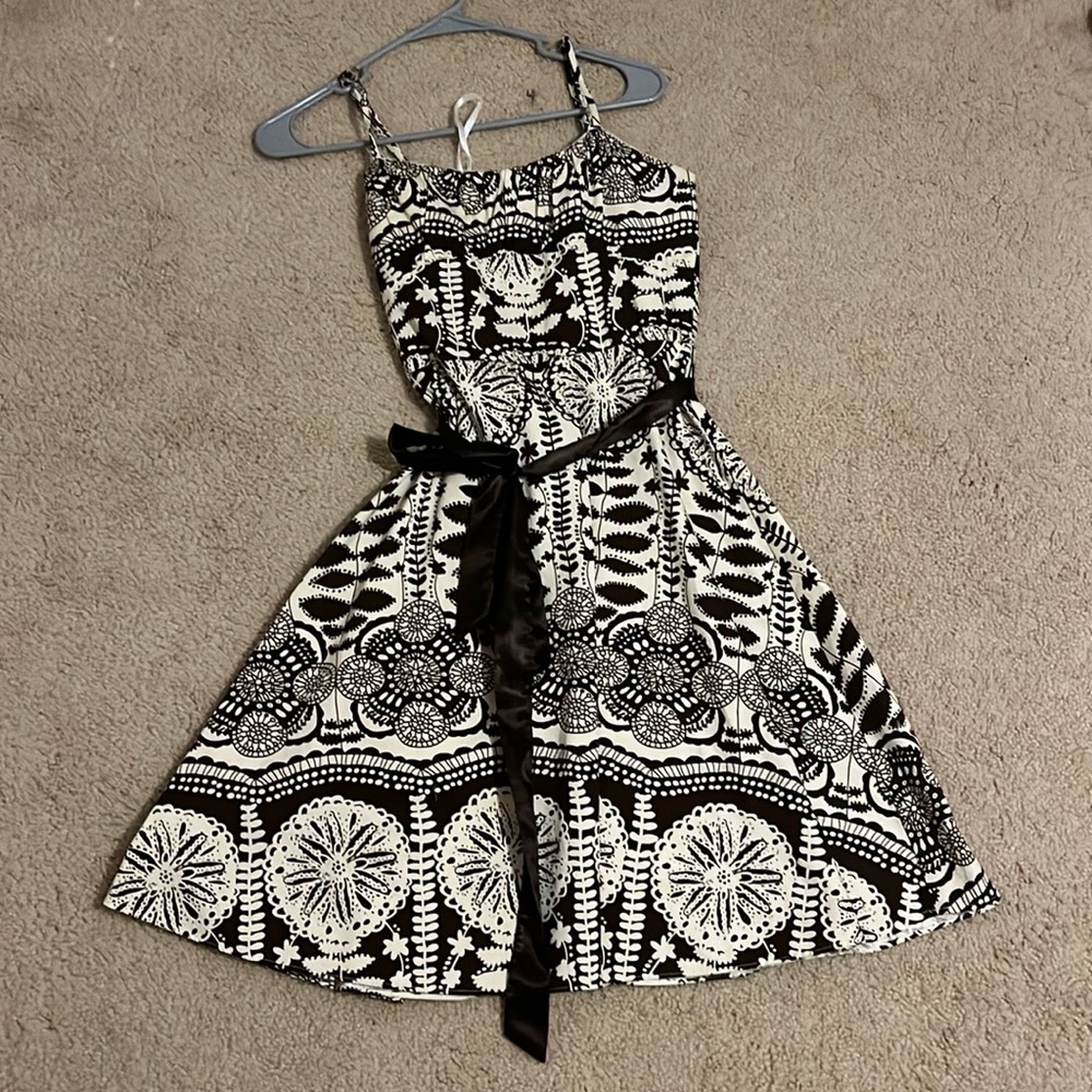 Alyn Paige sun dress